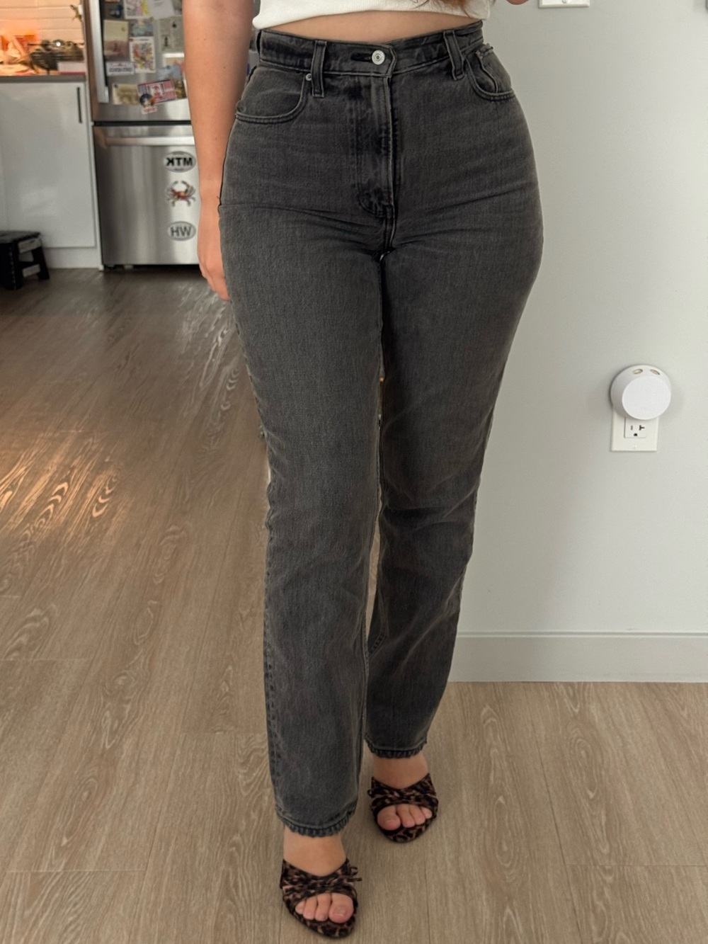 Abercrombie & Fitch The 90’s Straight Ultra High-Rise Jeans - Charcoal 24 00R